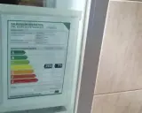 Etiqueta de calificación energética de un edificio, mostrando la escala de A a G. La validez del certificado energético es crucial para la eficiencia.